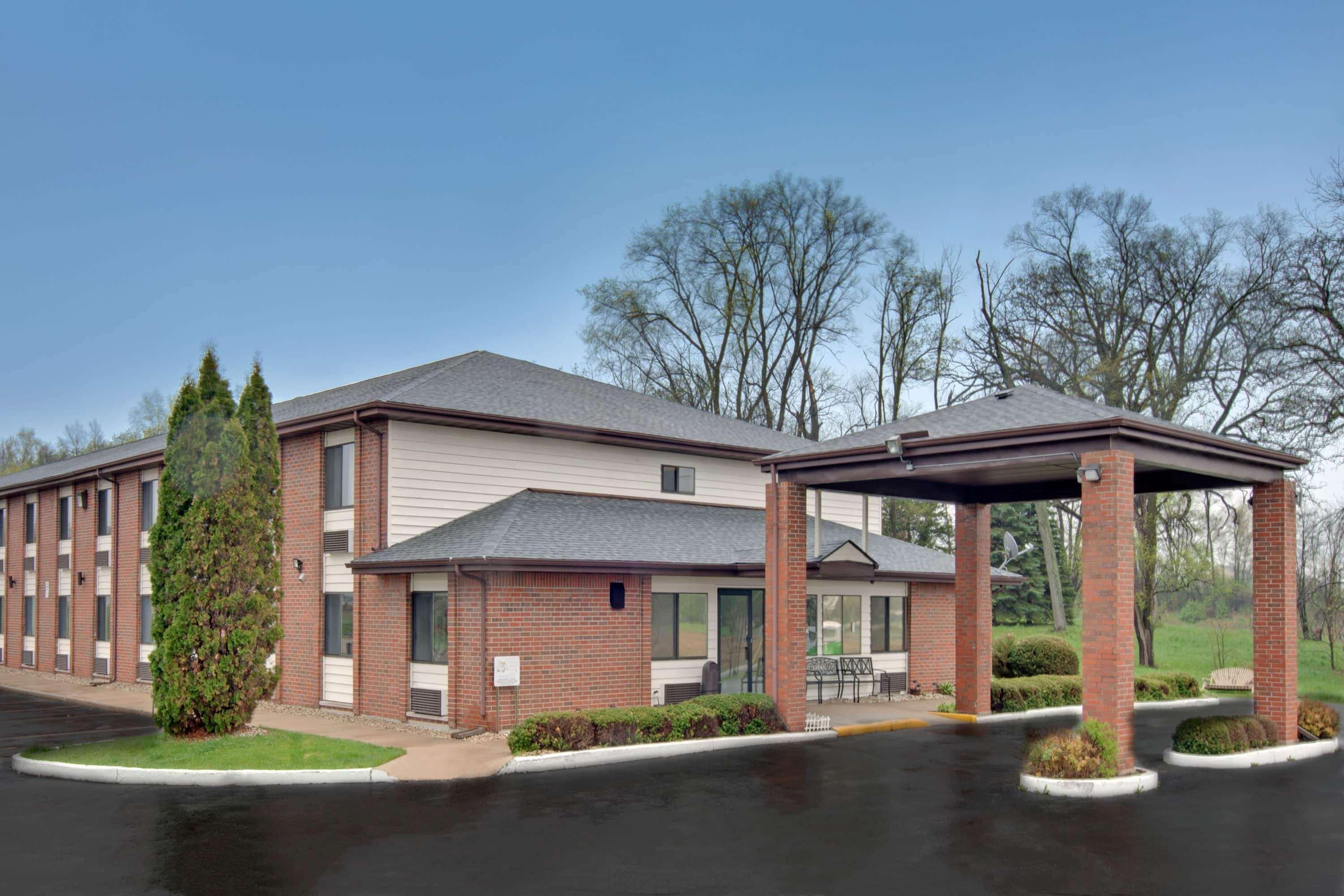 Baymont Inn & Suites Richmond Extérieur photo