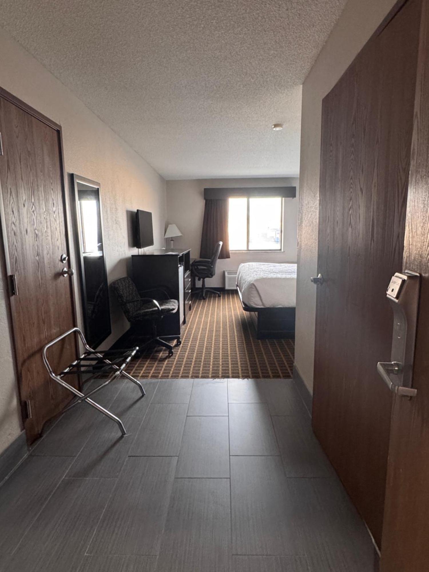 Baymont Inn & Suites Richmond Extérieur photo